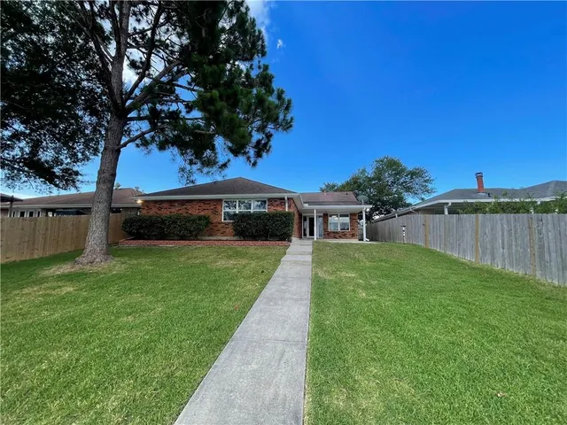 $2,200 | 424 Eden Isles Boulevard, Slidell, LA 70458