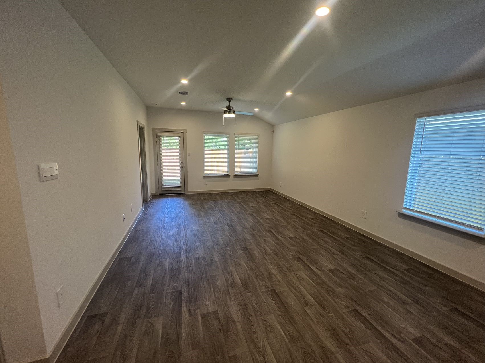 12916 Wempe Way Houston, TX 77047 - Photo 8 of 39