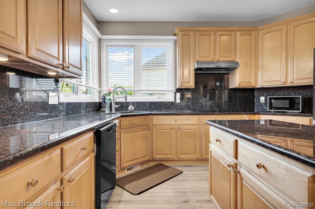 47159 Northumberland Street Novi, MI 48374 - Photo 14 of 65