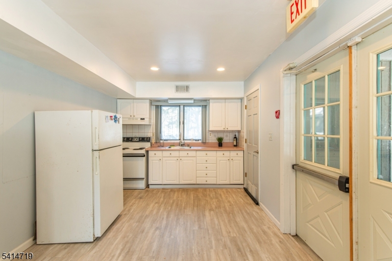 181 Center Grove Road Randolph, NJ 07869 - Photo 35 of 49