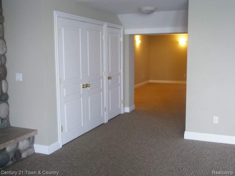 2516 Desmond Road Waterford, MI 48329 - Photo 12 of 18 P4210094