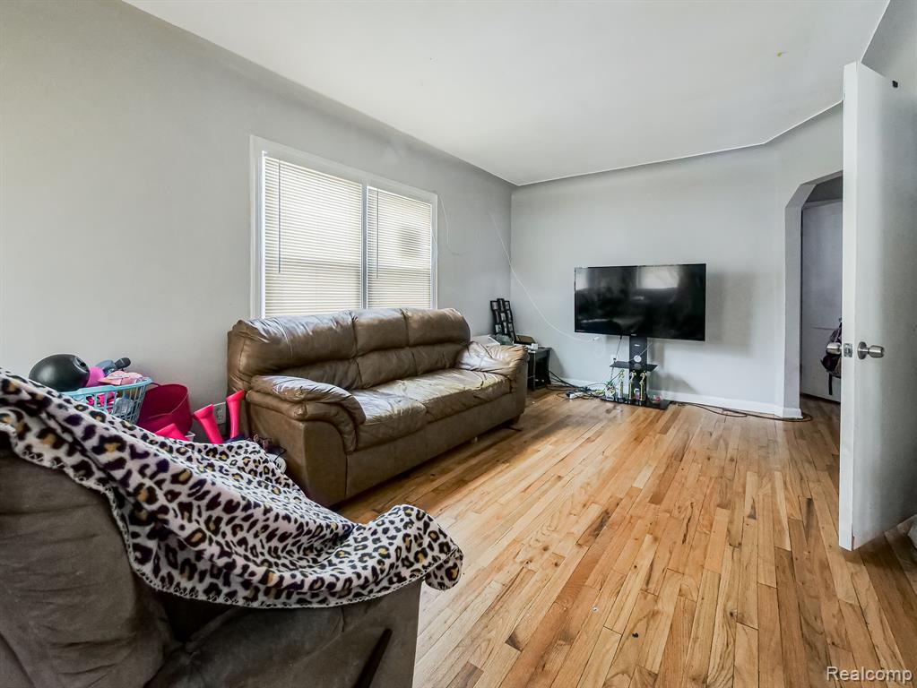 21733 Rausch Avenue Eastpointe, MI 48021 - Photo 6 of 16