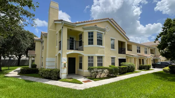 $217,000 | 170 Southwest Peacock Boulevard, Unit 36104, Port St. Lucie, FL 34986