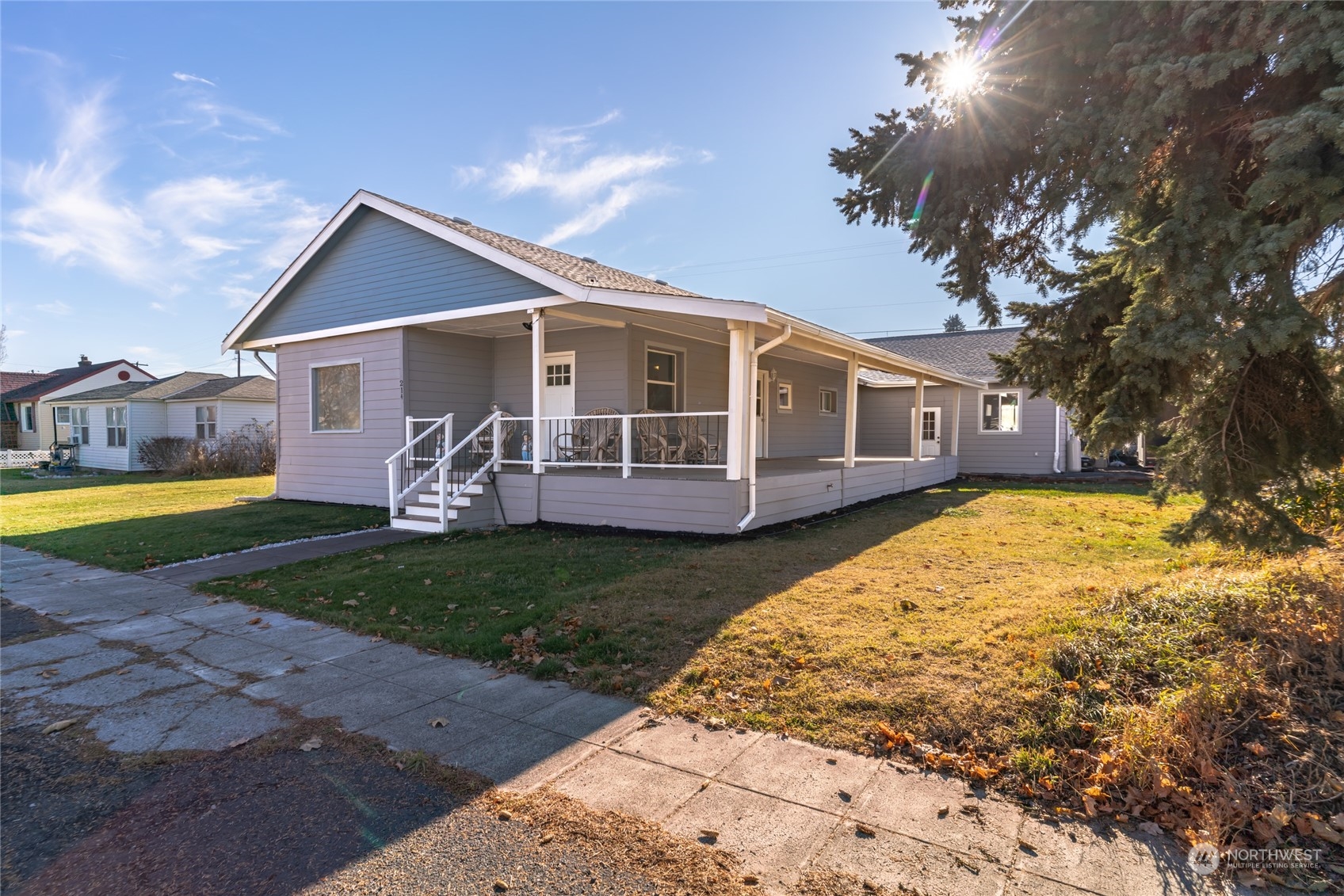214 Southwest Regent Avenue Wilbur, WA 99185 - Photo 3 of 34 Gallery Image 3