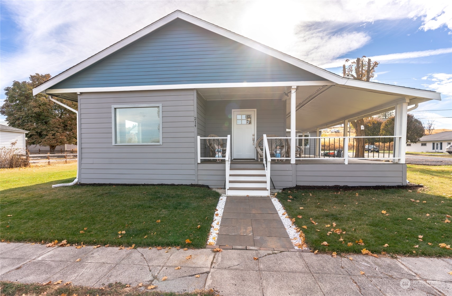 214 Southwest Regent Avenue Wilbur, WA 99185 - Photo 4 of 34 Gallery Image 4