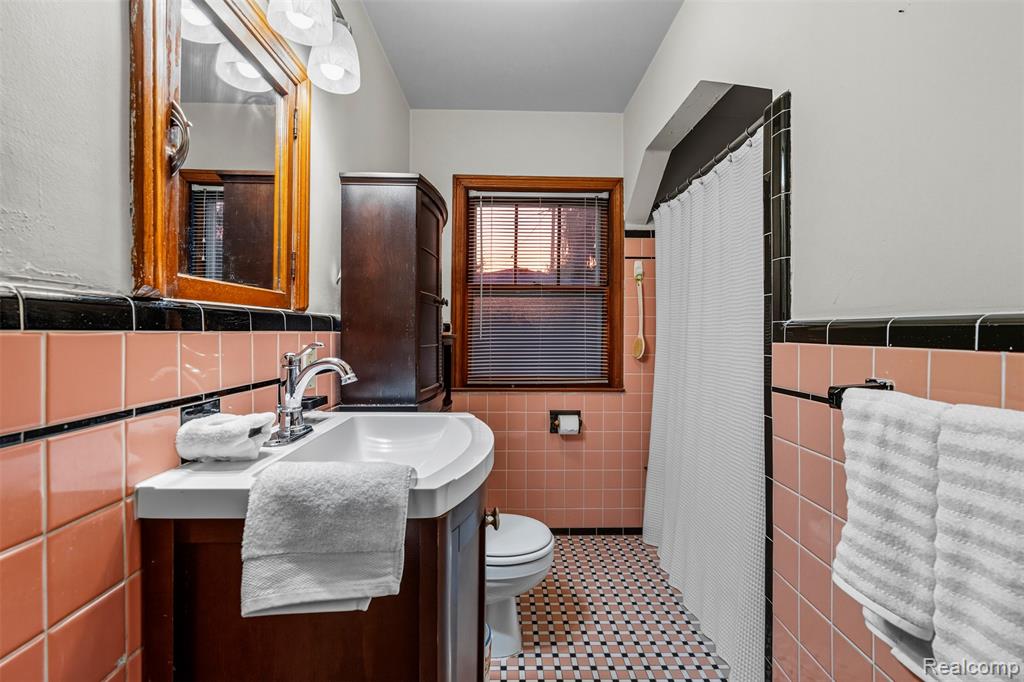 2735 East Maple Road Troy, MI 48083 - Photo 15 of 57