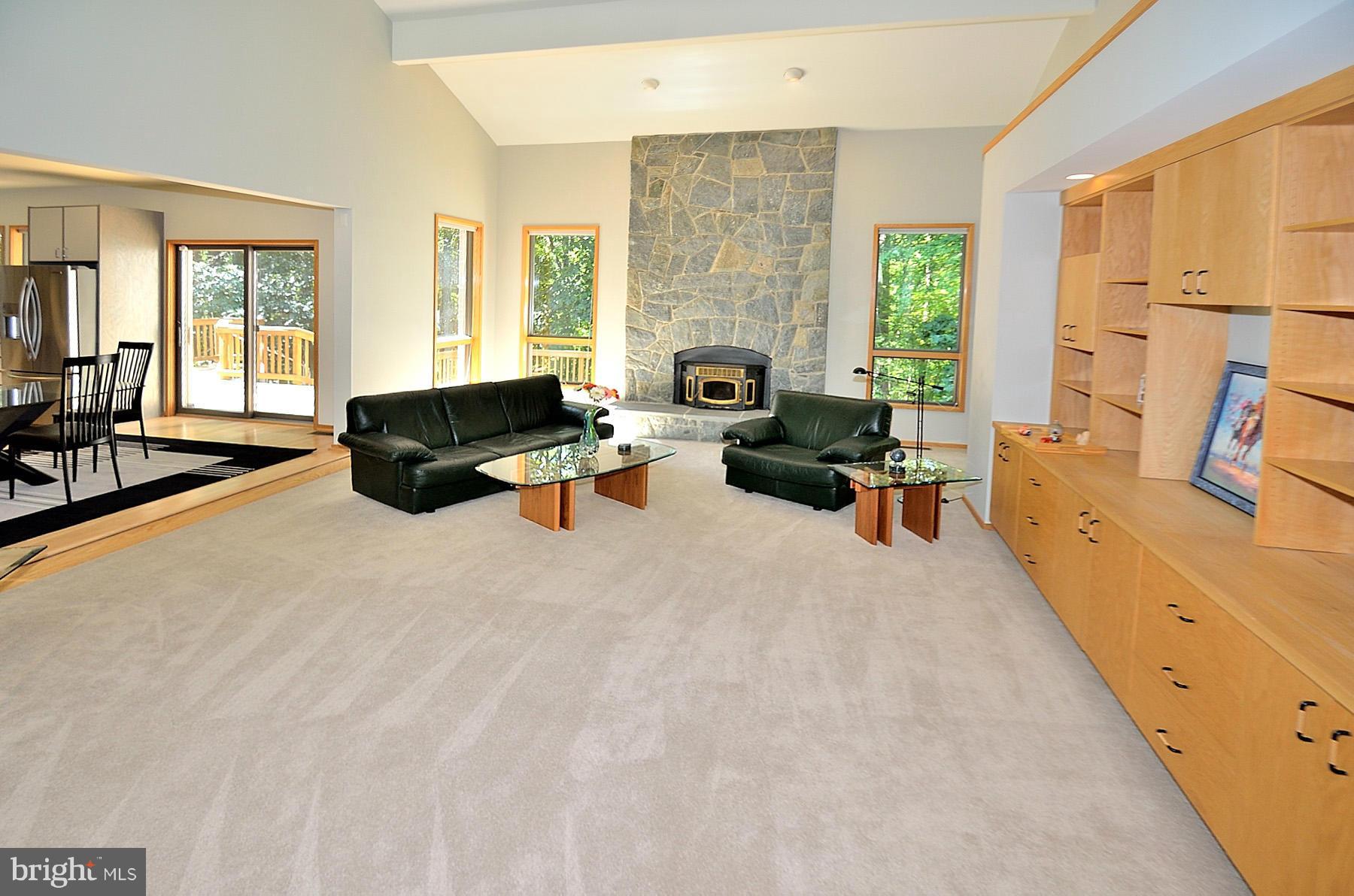 704 Utterback Store Road Great Falls, VA 22066 - Photo 3 of 30 Great Room