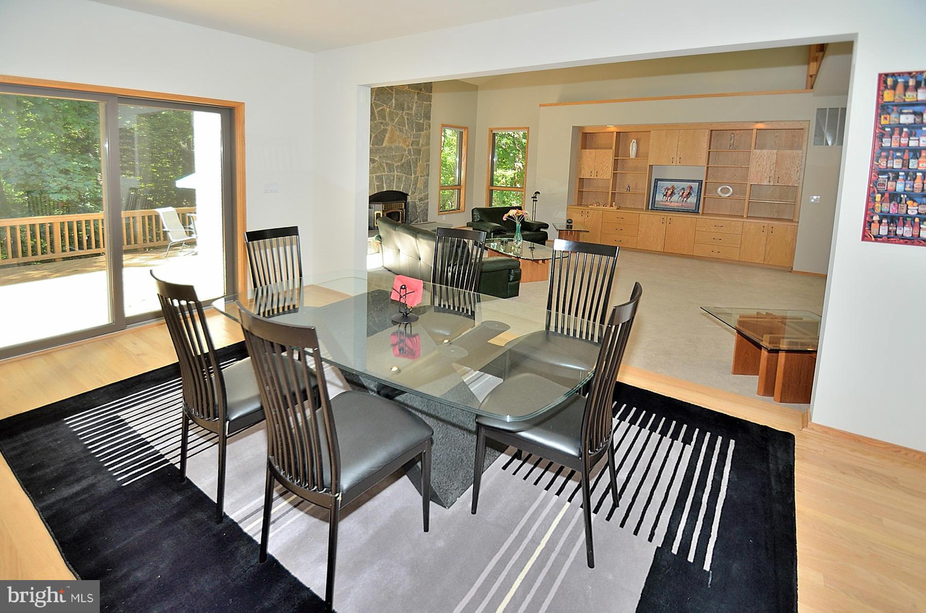 704 Utterback Store Road Great Falls, VA 22066 - Photo 8 of 30 Casual kitchen dining