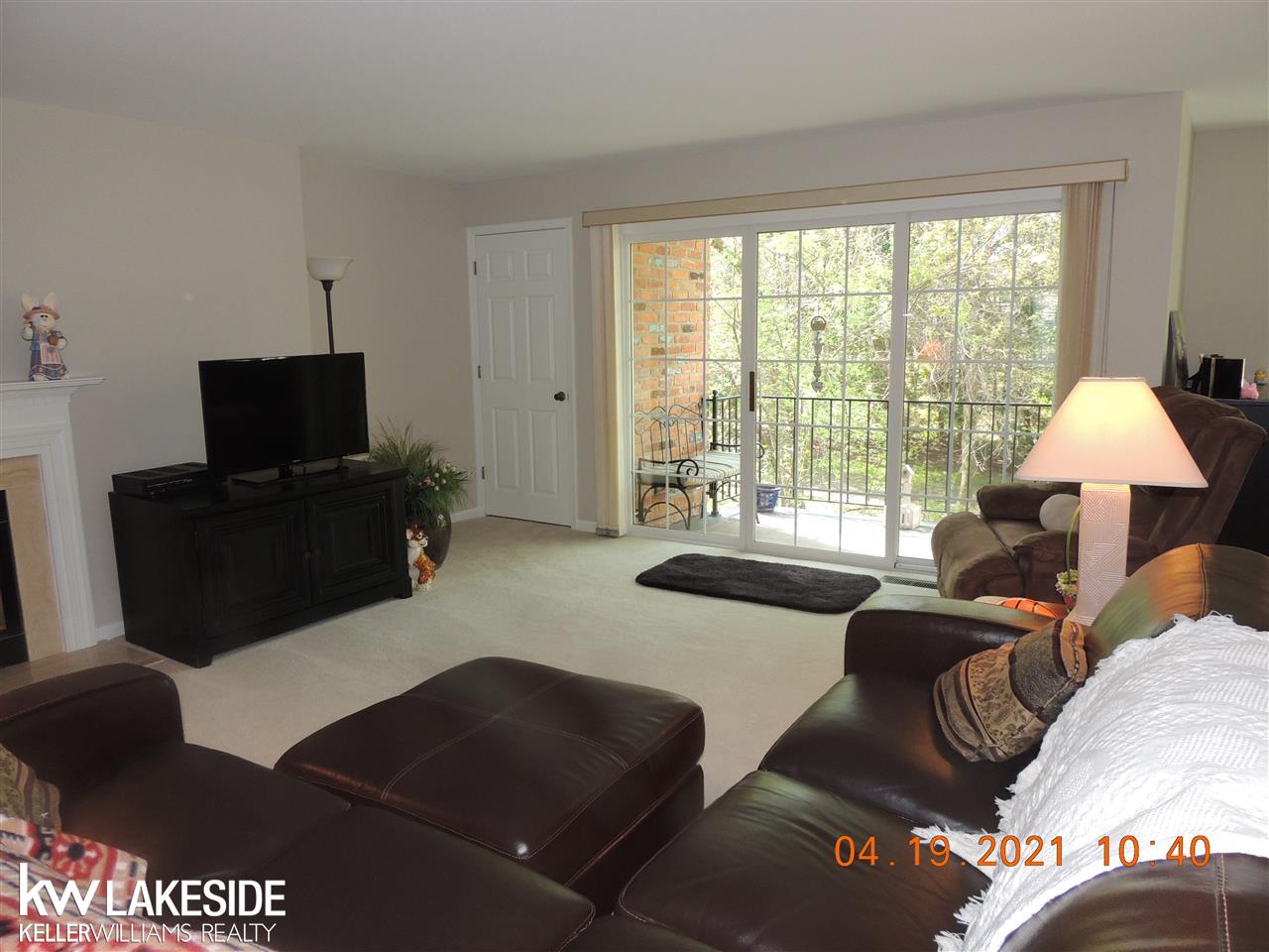 1675 Huntington Park, Unit B Rochester, MI 48309 - Photo 3 of 42 50039251-2.JPG