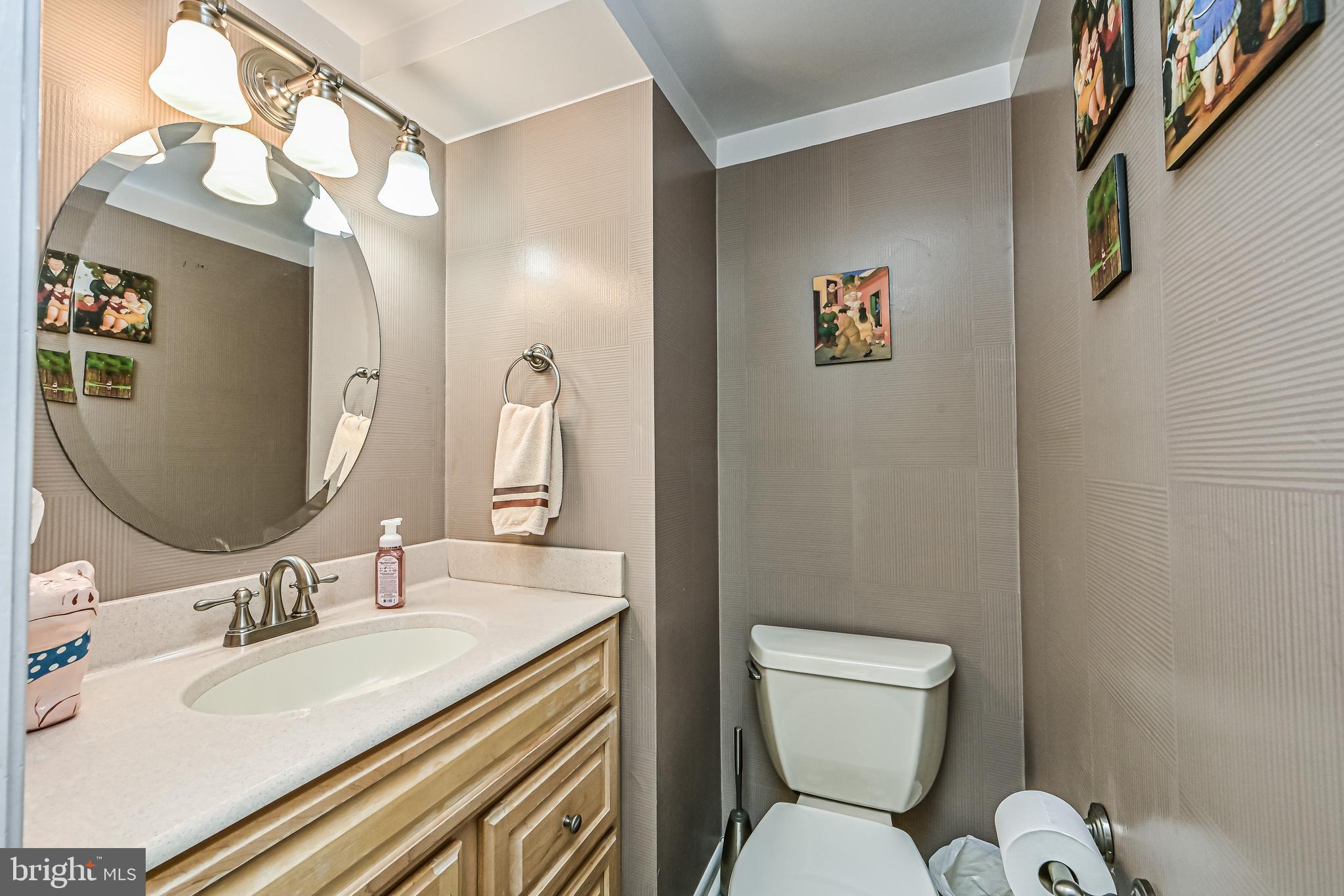 1333 Deep Run Lane Reston, VA 20190 - Photo 17 of 48 Main level half bath