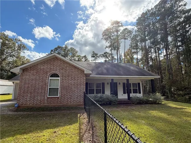 $264,900 | 526 Holly Moore Drive, Pineville, LA 71360
