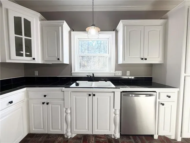 $264,000 | 526 Holly Moore Drive, Pineville, LA 71360