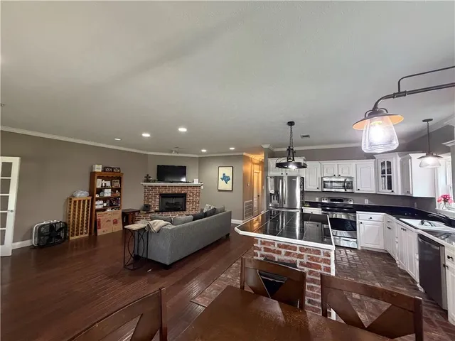 $264,900 | 526 Holly Moore Drive, Pineville, LA 71360