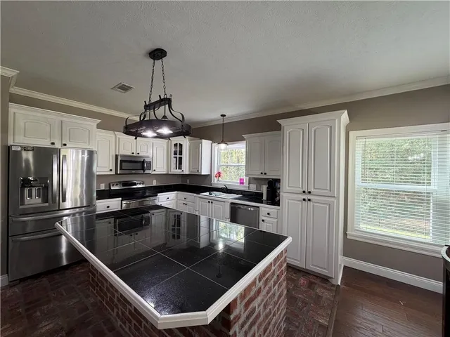 $264,900 | 526 Holly Moore Drive, Pineville, LA 71360