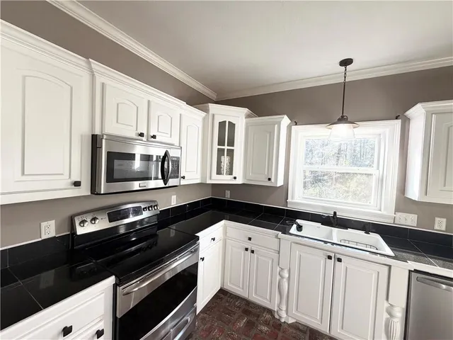 $264,000 | 526 Holly Moore Drive, Pineville, LA 71360