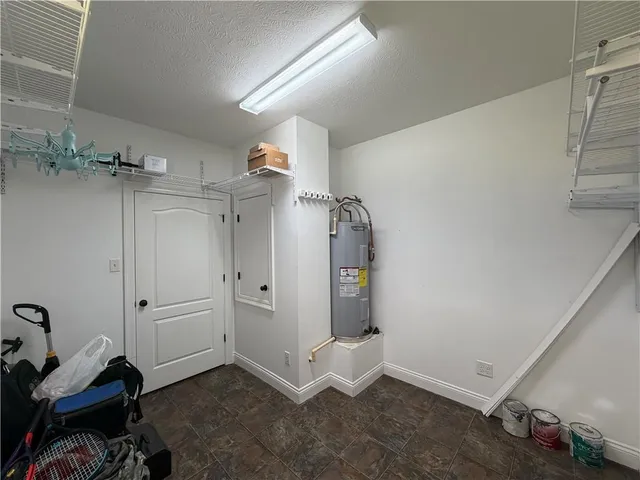 $264,900 | 526 Holly Moore Drive, Pineville, LA 71360