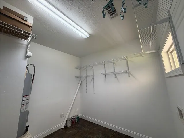 $264,900 | 526 Holly Moore Drive, Pineville, LA 71360