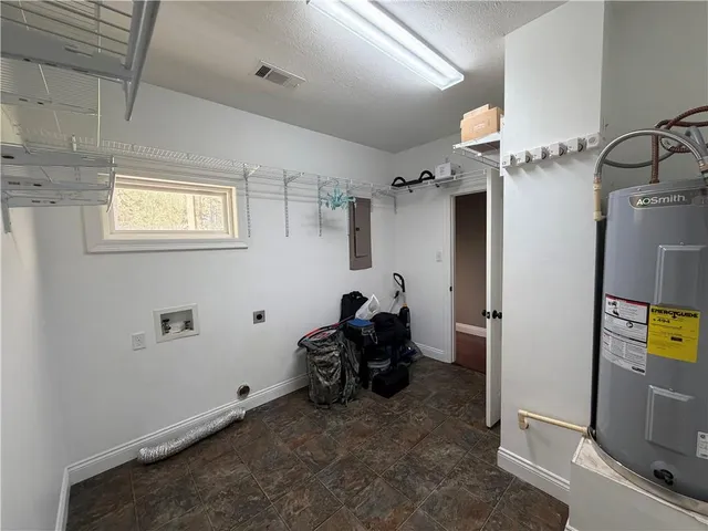 $264,900 | 526 Holly Moore Drive, Pineville, LA 71360