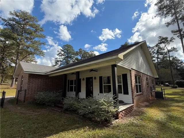 $264,000 | 526 Holly Moore Drive, Pineville, LA 71360