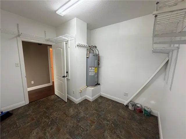 $264,000 | 526 Holly Moore Drive, Pineville, LA 71360