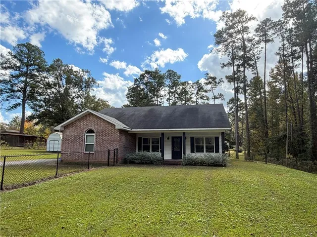 $264,000 | 526 Holly Moore Drive, Pineville, LA 71360