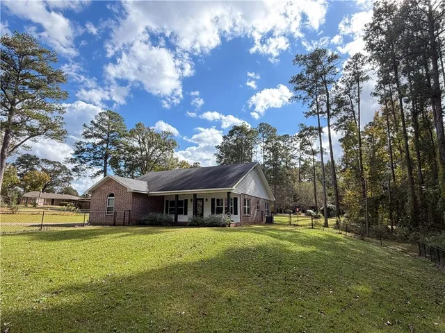 $264,900 | 526 Holly Moore Drive, Pineville, LA 71360