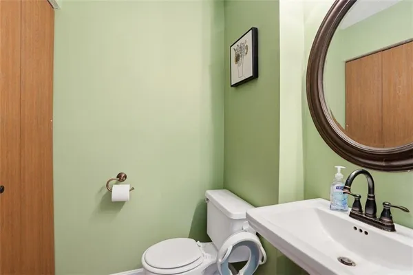 $289,900 | 915 Sunset Circle, Cranberry Township, PA 16066