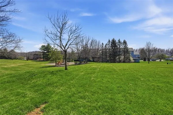 $289,900 | 915 Sunset Circle, Cranberry Township, PA 16066
