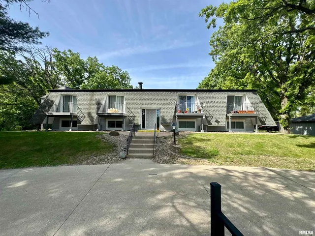 $900 | 4211 Highway 6, Unit 1, Coal Valley, IL 61240