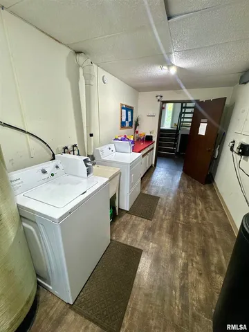 $900 | 4211 Highway 6, Unit 1, Coal Valley, IL 61240