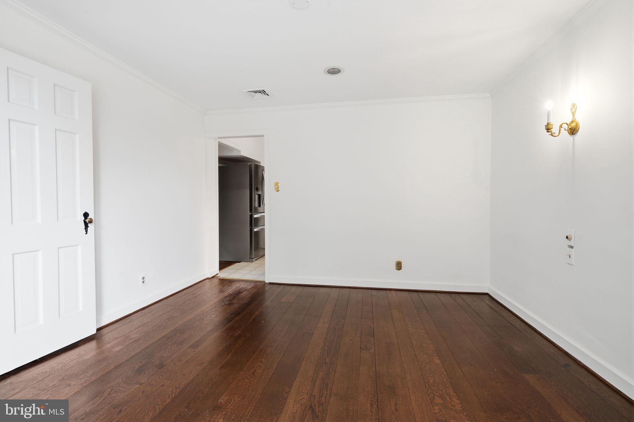 404 Old Farm Road Wyncote, PA 19095 - Photo 10 of 41 Bright, open space ready for creativity.