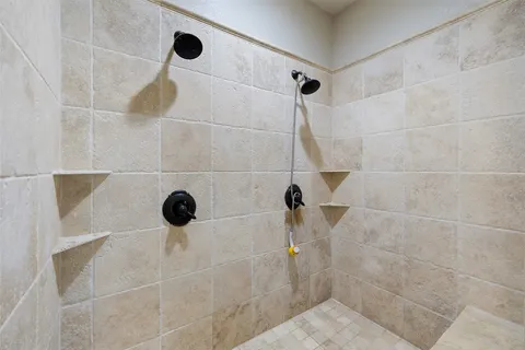 $999,000 | 195 Freedom Drive, Georgetown, TX 78626