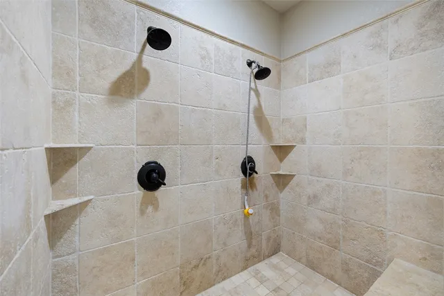 $999,000 | 195 Freedom Drive, Georgetown, TX 78626