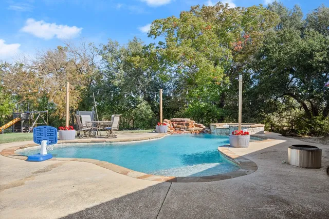 $999,000 | 195 Freedom Drive, Georgetown, TX 78626