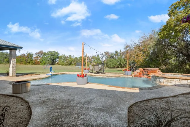 $999,000 | 195 Freedom Drive, Georgetown, TX 78626