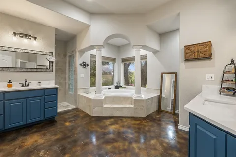 $999,000 | 195 Freedom Drive, Georgetown, TX 78626