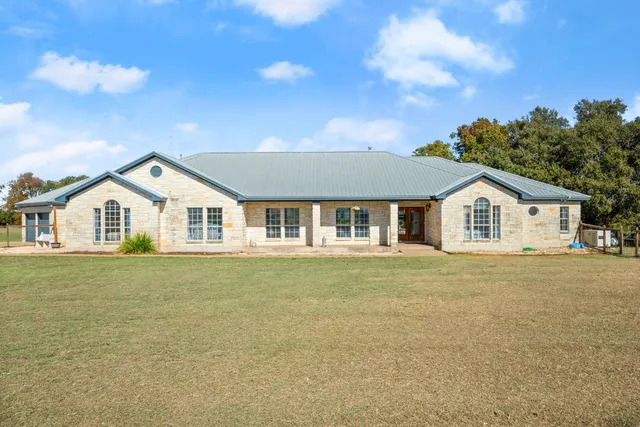 $999,000 | 195 Freedom Drive, Georgetown, TX 78626