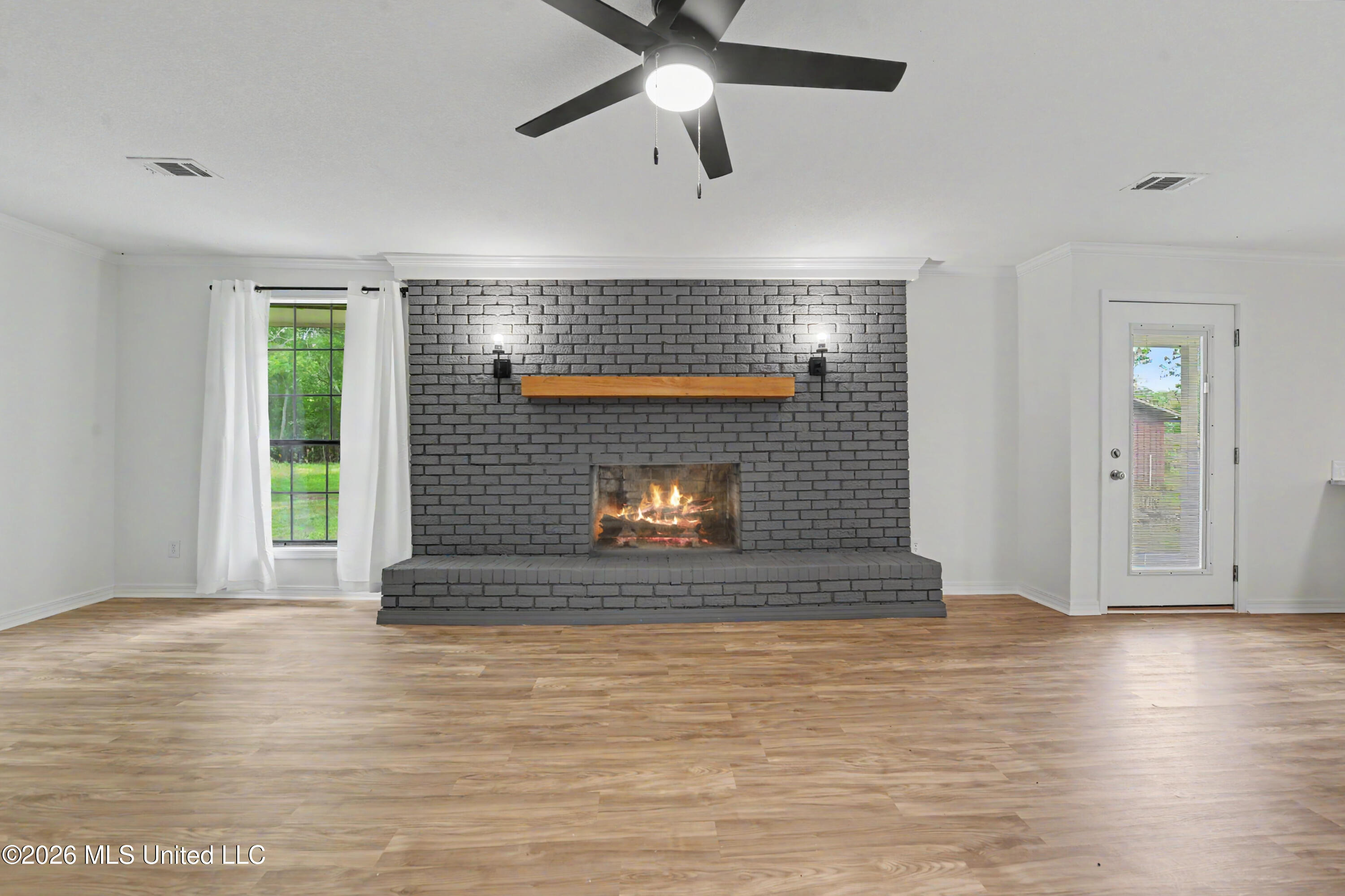 11929 Patrick Henry Street Moss Point, MS 39562 - Photo 4 of 27 Family Room