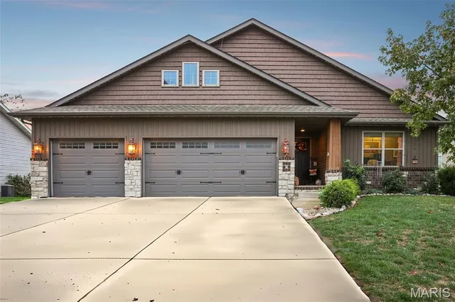 $390,000 | 5 Meadowbrooke Drive, Troy, IL 62294