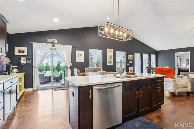 $390,000 | 5 Meadowbrooke Drive, Troy, IL 62294