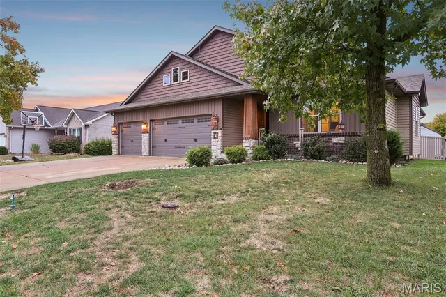 $390,000 | 5 Meadowbrooke Drive, Troy, IL 62294