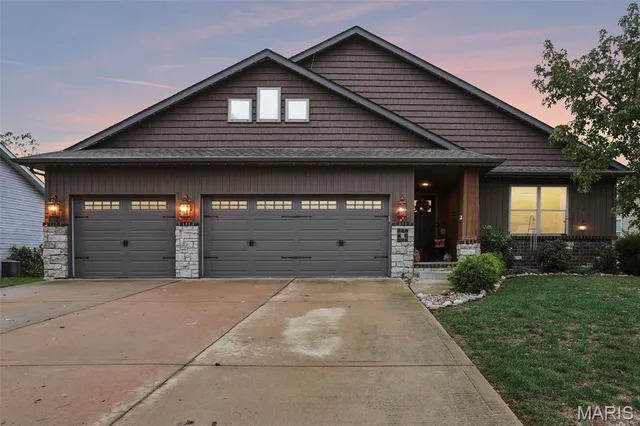 $390,000 | 5 Meadowbrooke Drive, Troy, IL 62294