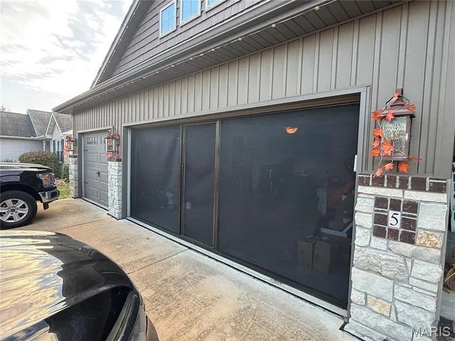 $390,000 | 5 Meadowbrooke Drive, Troy, IL 62294