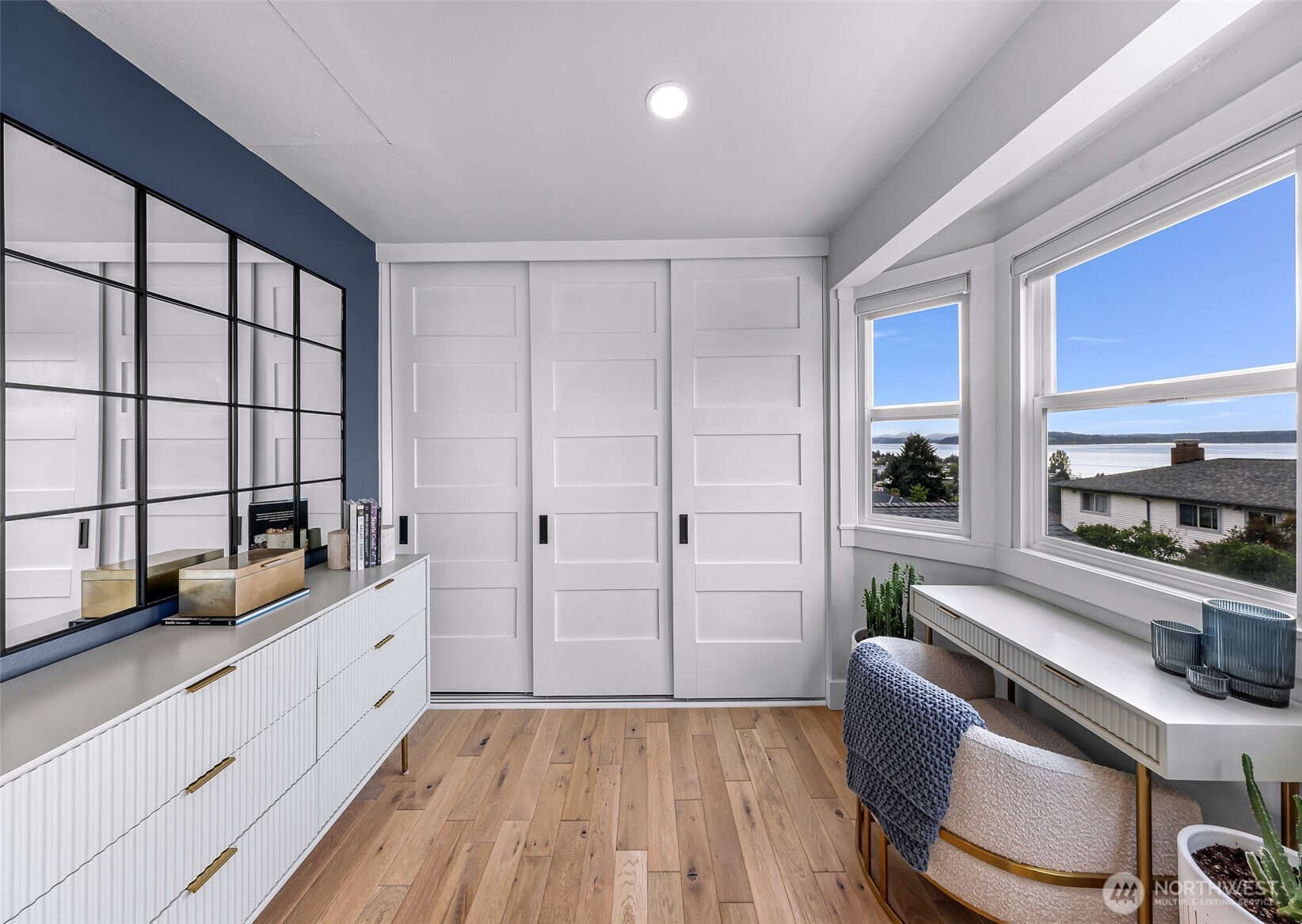 5336 Southwest Admiral Way Seattle, WA 98116 - Photo 18 of 36
