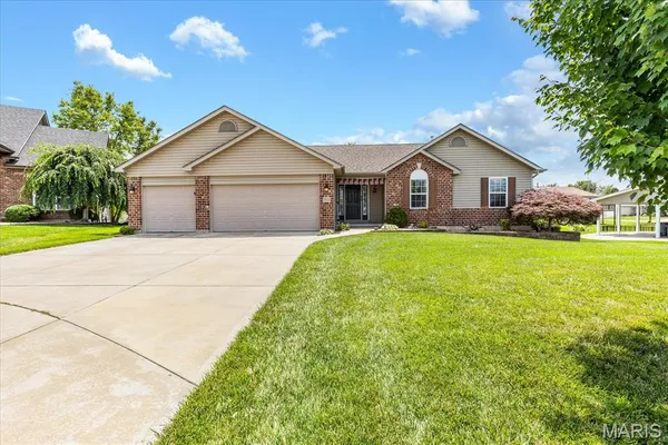 $420,000 | 1910 Homefield Prairie Court, O'Fallon, MO 63366