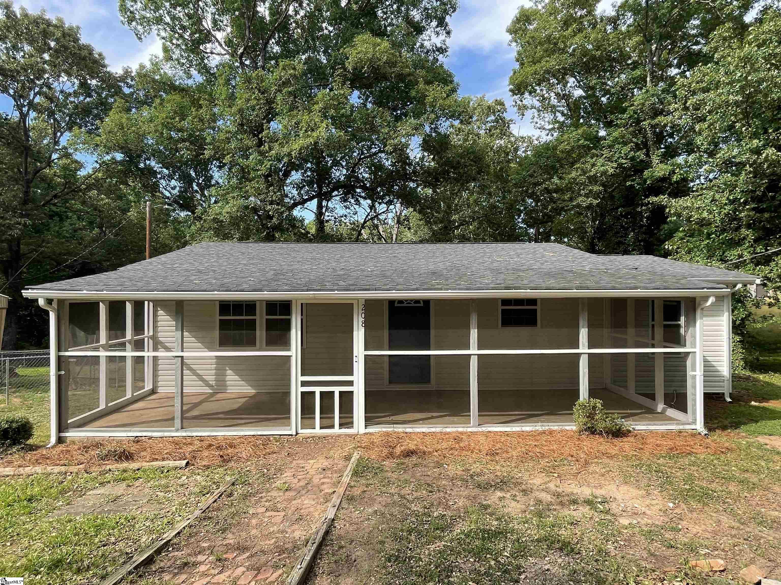 210 Washborn Avenue Pendleton, SC 29670 - Photo 2 of 9