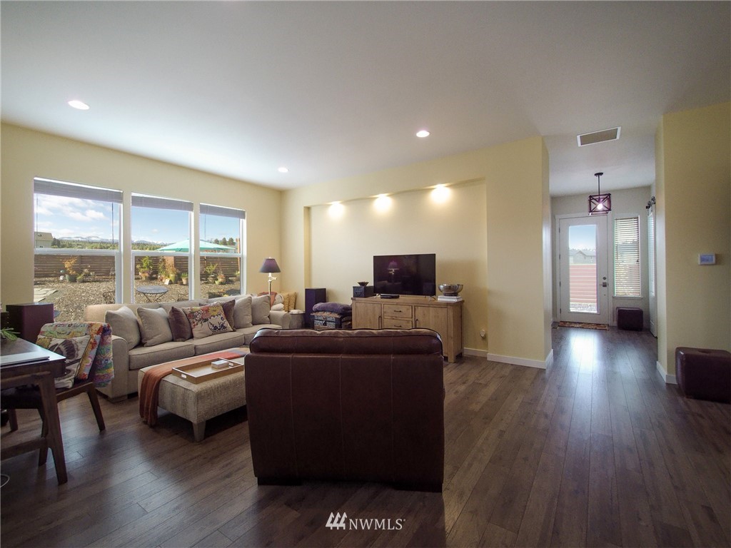 191 Rustic Fields Way Port Angeles, WA 98362 - Photo 8 of 39 Gallery Image 8