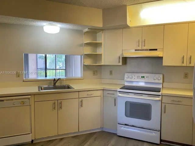 $2,000 | 1149 Independence Trail, Unit 1149H, Homestead, FL 33034