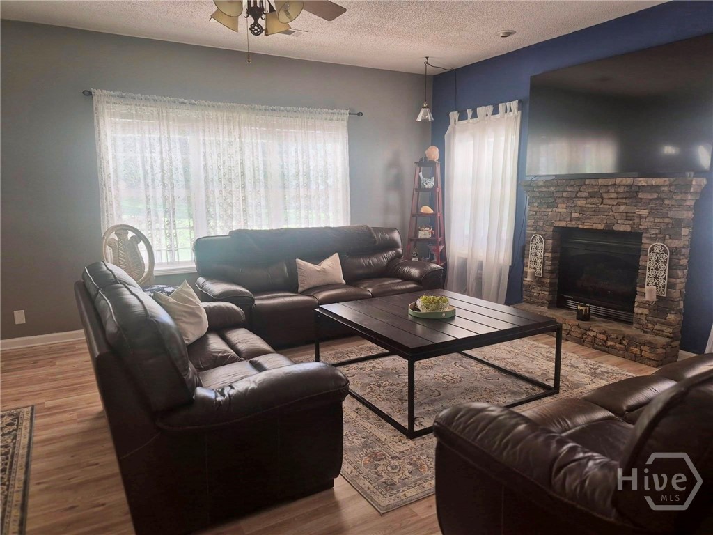 453 Borders Road Commerce, GA 30530 - Photo 17 of 54 Living Room