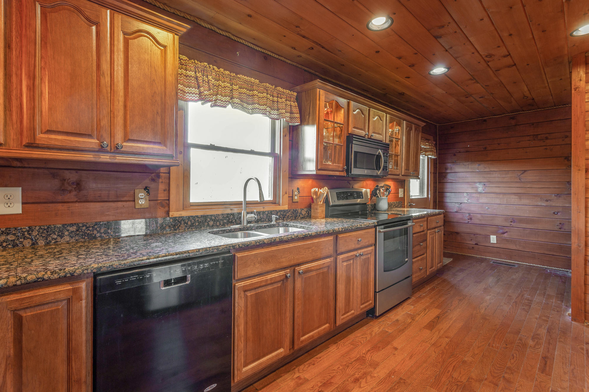 161 Cherokee Ridge Drive Ocoee, TN 37361 - Photo 16 of 50 161 Cherokee Ridge Dr. HD-4